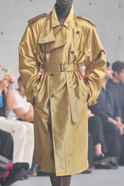 Look 48